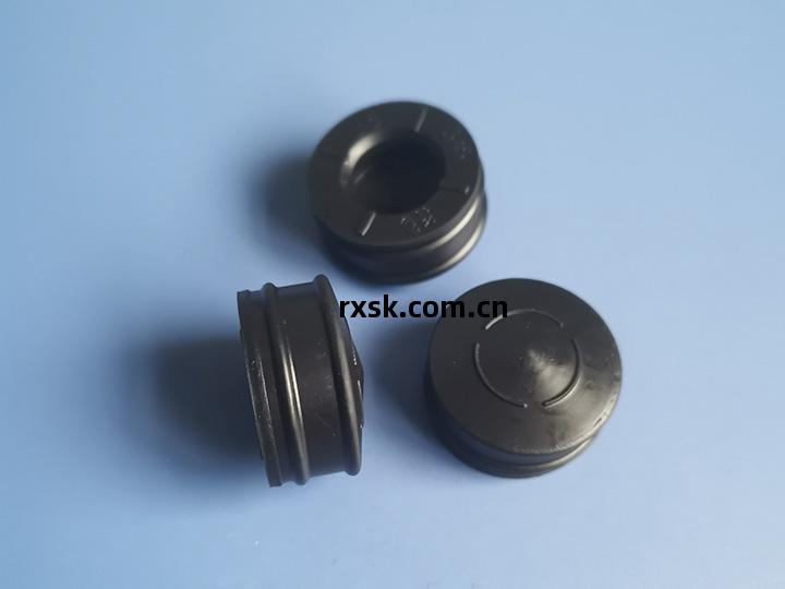 大型號(hao)膠塞(sai)20ml-200ml