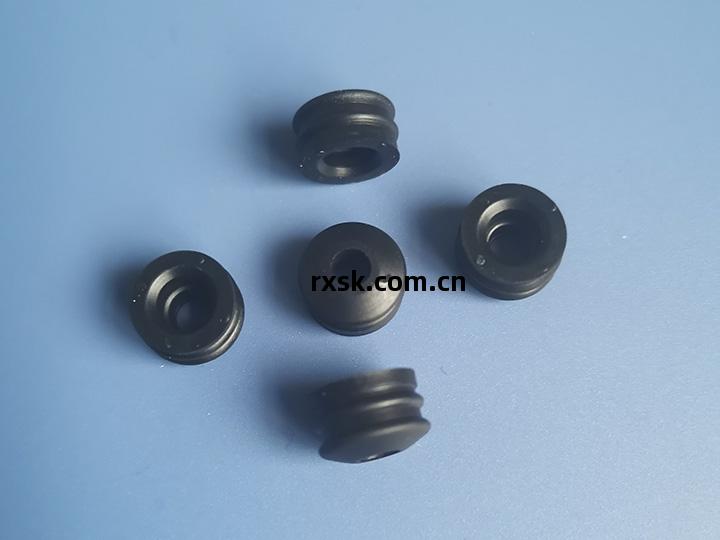 自毀式/通孔(kong)式膠塞(sai)