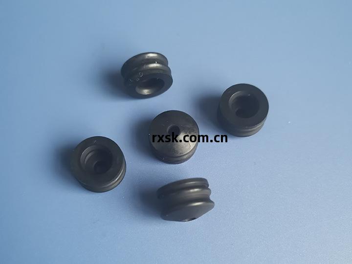 自毀式/通孔(kong)式膠塞(sai)